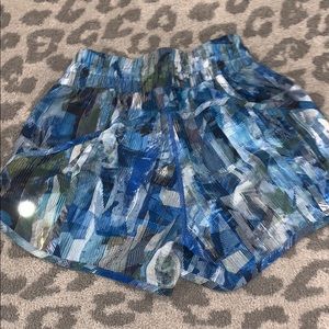 Lululemon tracker shorts